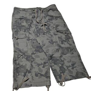 Style & Co Camouflage Capri Pants Womens Size 12 Green Camo Pants Casual